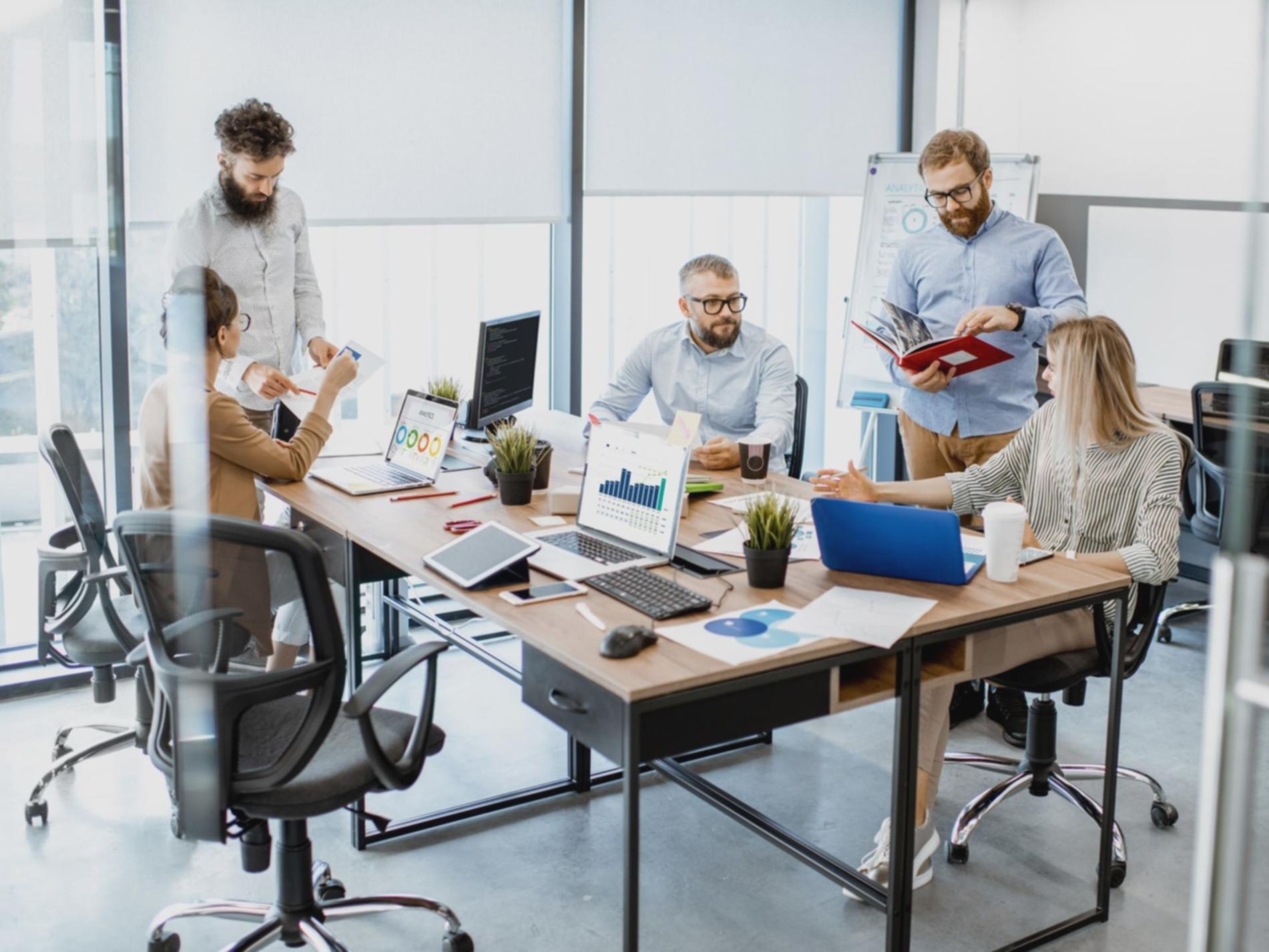 Dashboard de fitness tracker mostrando estatísticas e gráficos de atividades